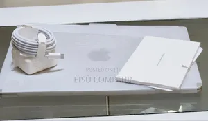 New Apple MacBook Air 2025 M4 13-Inch 16GB Apple M4 Max SSD 256GB