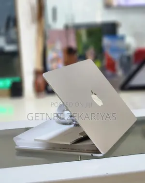 New Laptop Apple MacBook Air 16GB Apple M4 SSD 256GB