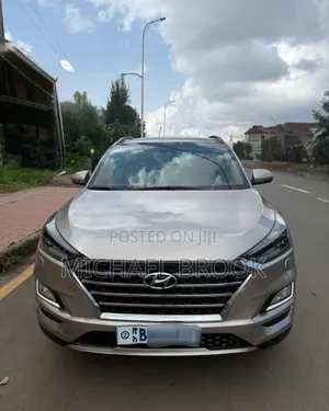 Photo - Hyundai Tucson 2020 Gold