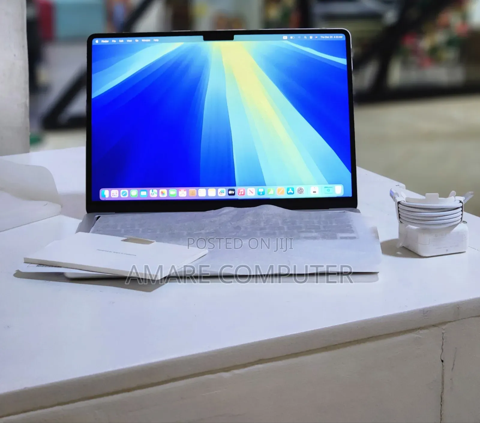 New Laptop Apple MacBook 16GB Apple M4 SSD 256GB
