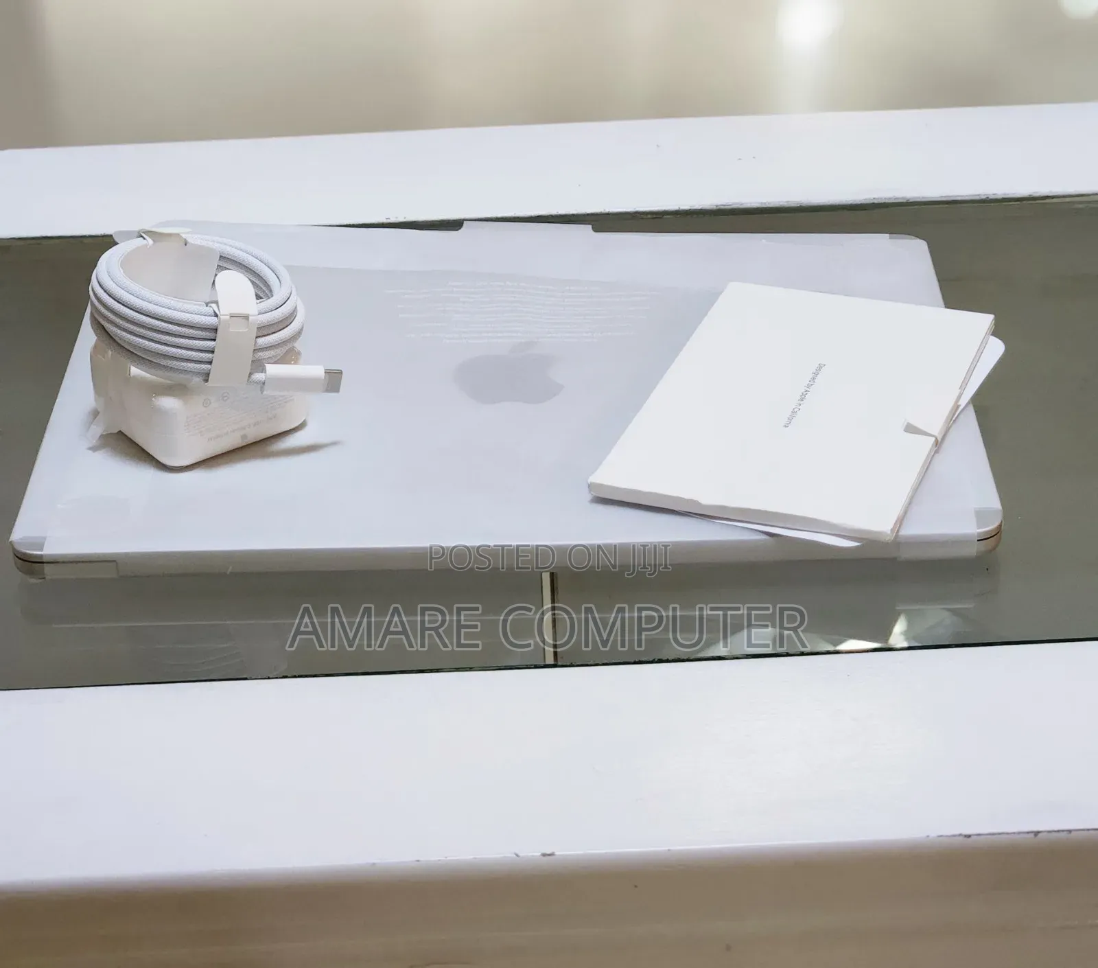 New Laptop Apple MacBook 16GB Apple M4 SSD 256GB