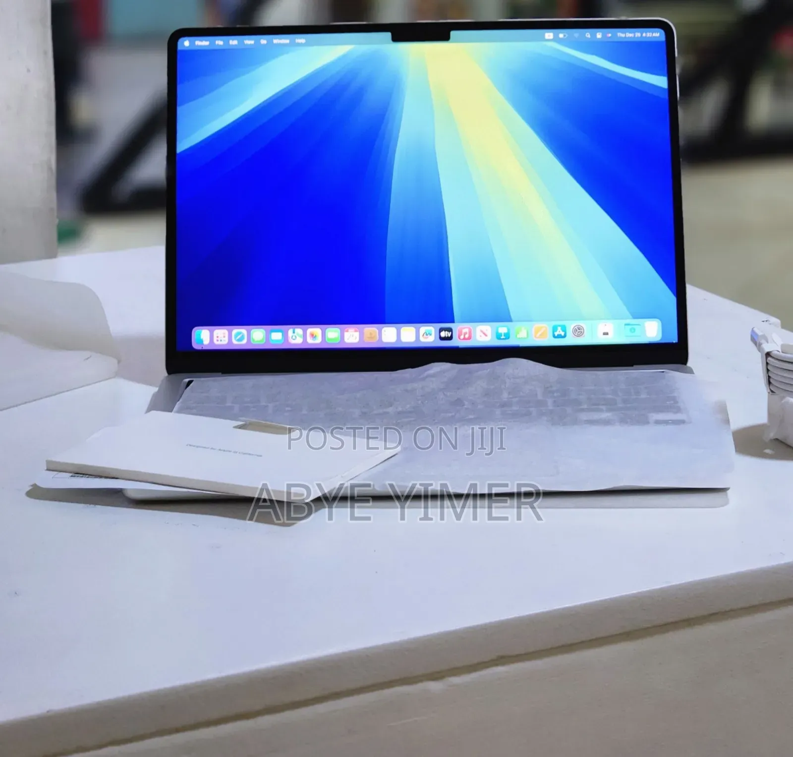 New Apple MacBook Air 2025 M4 15-Inch 16GB Intel Core M SSD 256GB