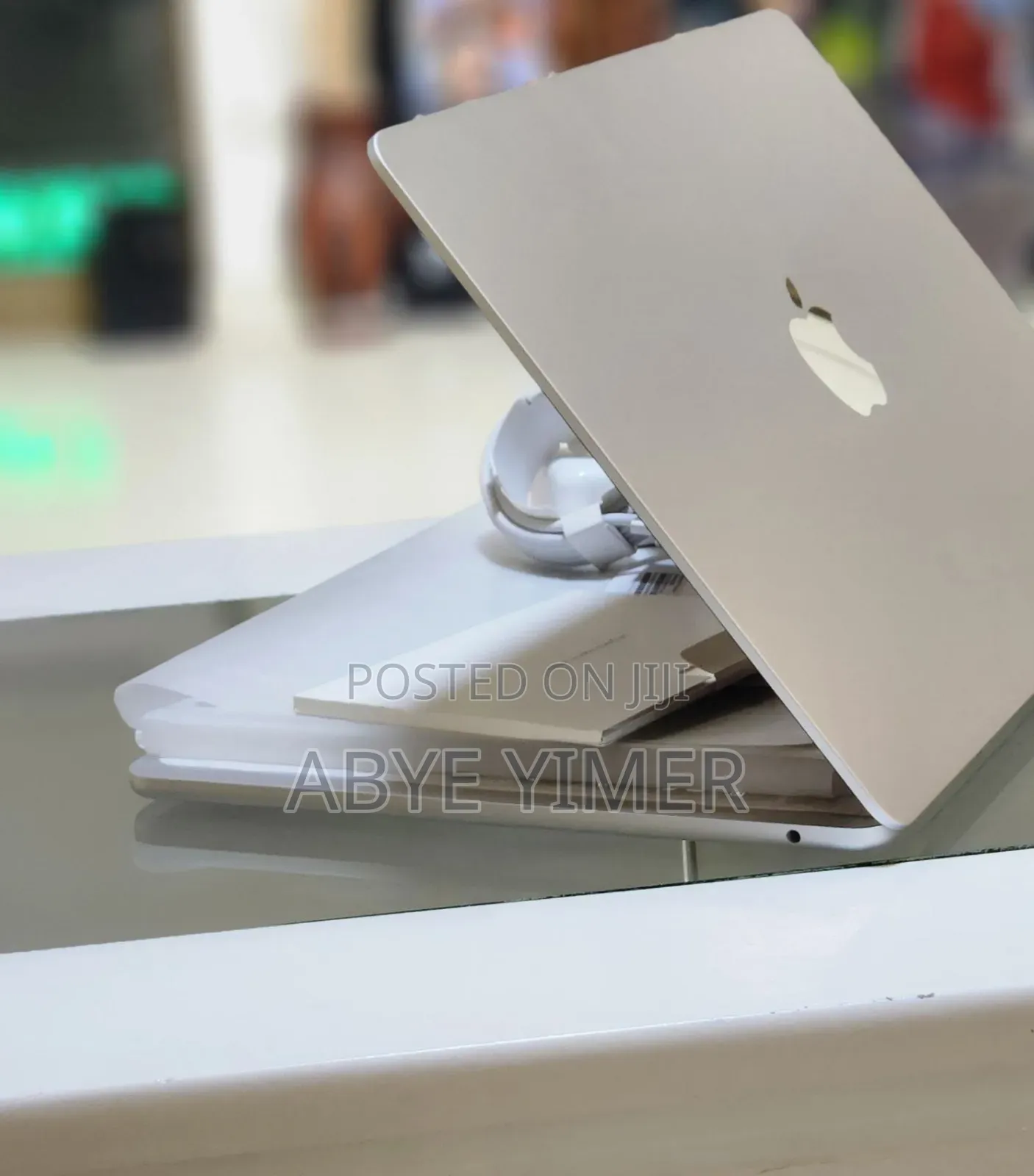 New Apple MacBook Air 2025 M4 15-Inch 16GB Intel Core M SSD 256GB