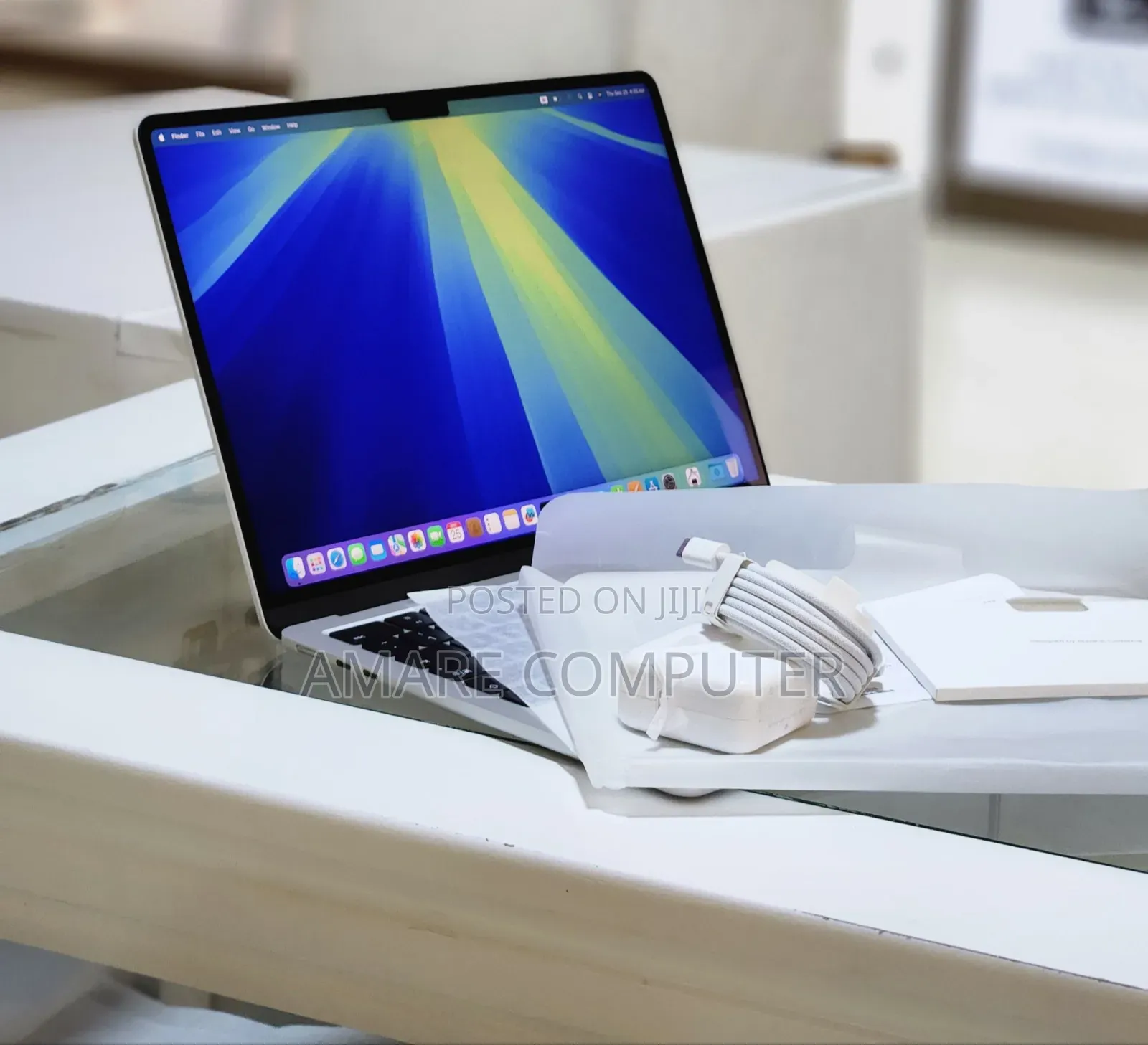 New Laptop Apple MacBook 16GB Apple M4 SSD 256GB