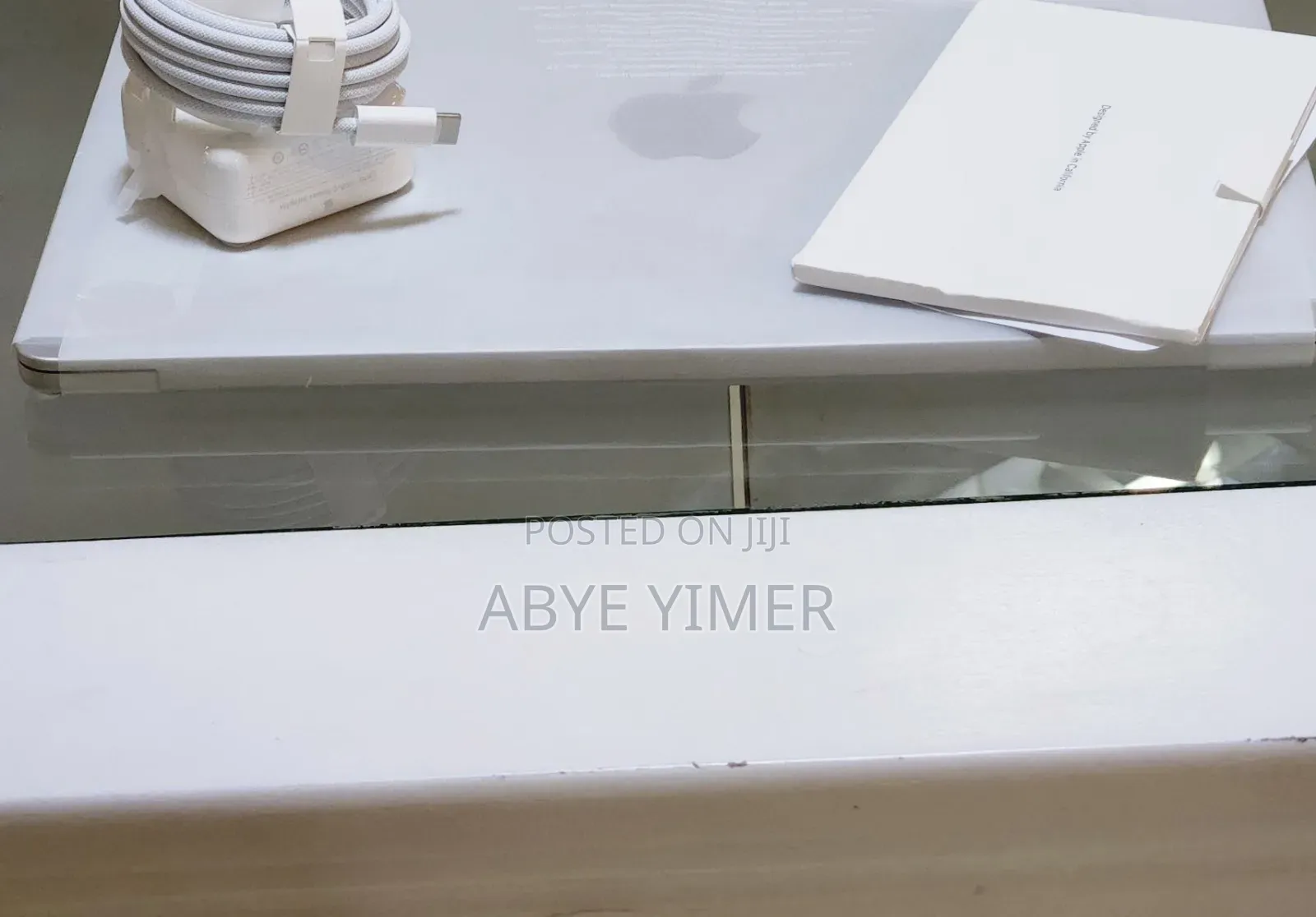 New Apple MacBook Air 2025 M4 15-Inch 16GB Intel Core M SSD 256GB