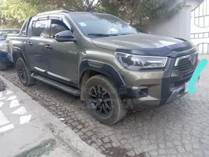Toyota Hilux 2021 Gray