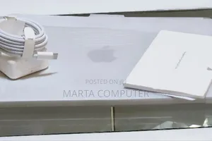 New Laptop Apple MacBook Air 2024 M3 13-Inch 16GB Apple M4 SSD 256GB