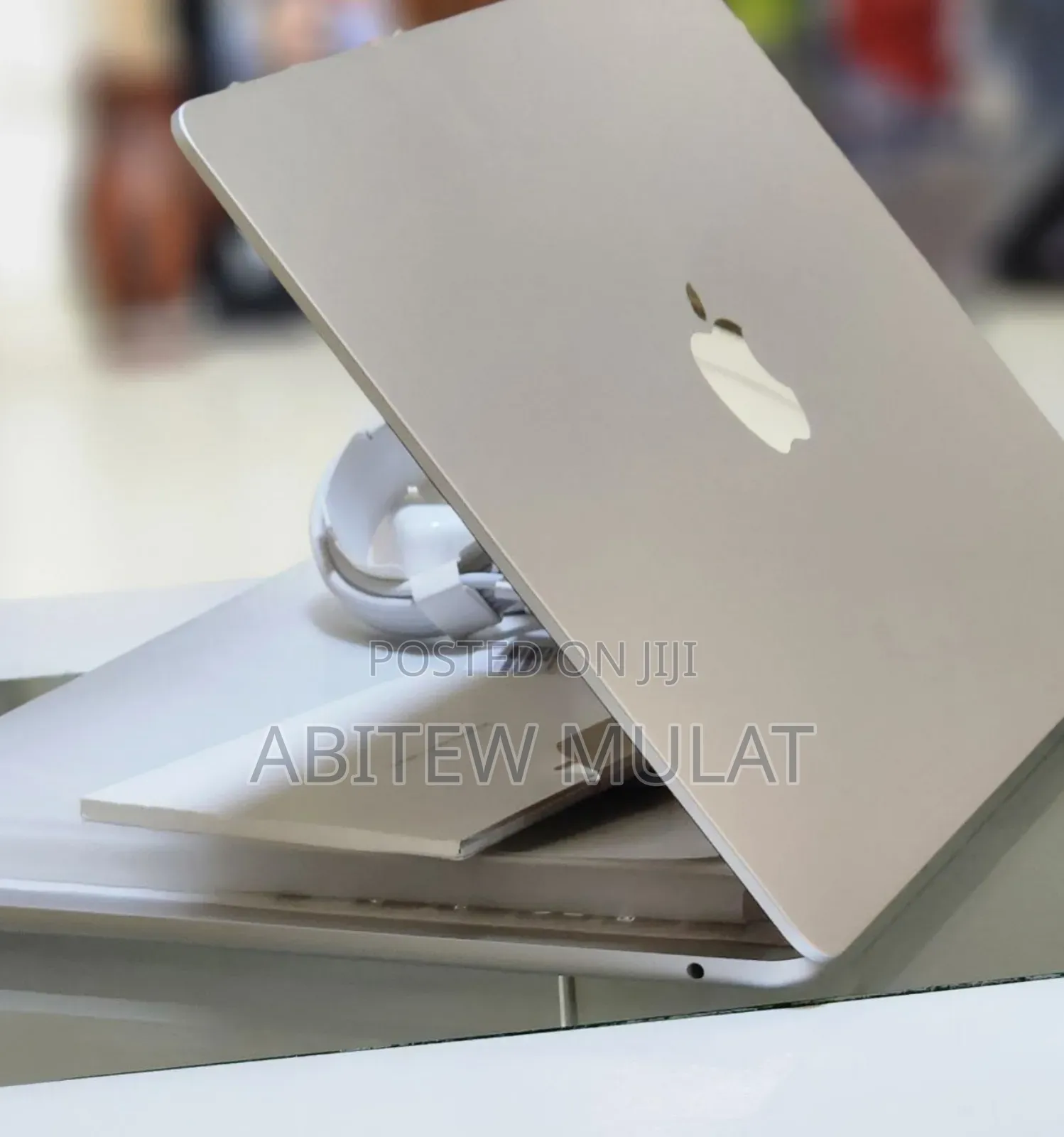 New Laptop Apple MacBook Air 2025 M4 13-Inch 16GB Apple M4 SSD 256GB