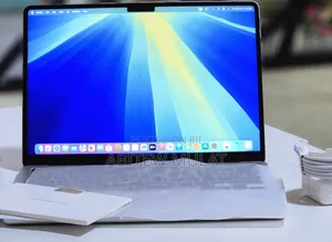 New Laptop Apple MacBook Air 2025 M4 13-Inch 16GB Apple M4 SSD 256GB