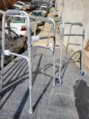 Photo - Medical King Walkers峽豳disabled 2 Wheels in Front寺群walker籲鵪to 350pounds