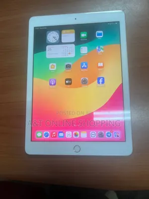 Photo - Apple iPad Pro 9.7 (2016) 128 GB Silver