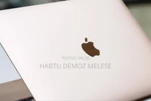 New Laptop Apple MacBook Air 2025 M4 15-Inch 8GB AMD Ryzen 5 SSD 256GB