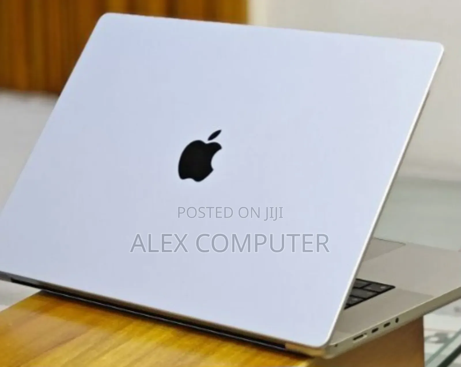 New Laptop Apple MacBook Pro M1 16GB Apple M1 Pro SSD 512GB
