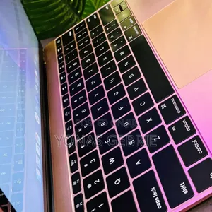 New Laptop Apple MacBook 2019 8GB Intel Core M3 SSD 256GB