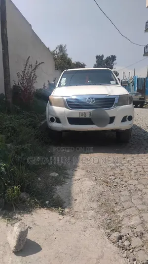 Toyota Hilux 2006 White