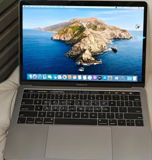 New Laptop Apple MacBook Pro 2019 16GB Intel Core I7 SSD 256GB