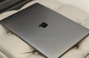 New Laptop Apple MacBook Pro 2019 16GB Intel Core I7 SSD 256GB