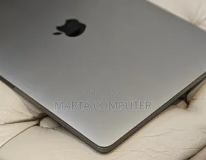 Photo - New Laptop Apple MacBook Pro 2019 16GB Intel Core I7 SSD 1T