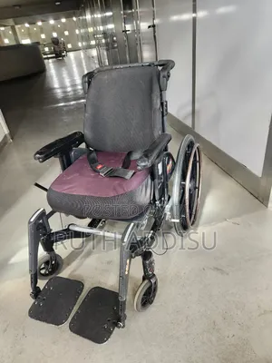 Photo - Foldable Wheelchair