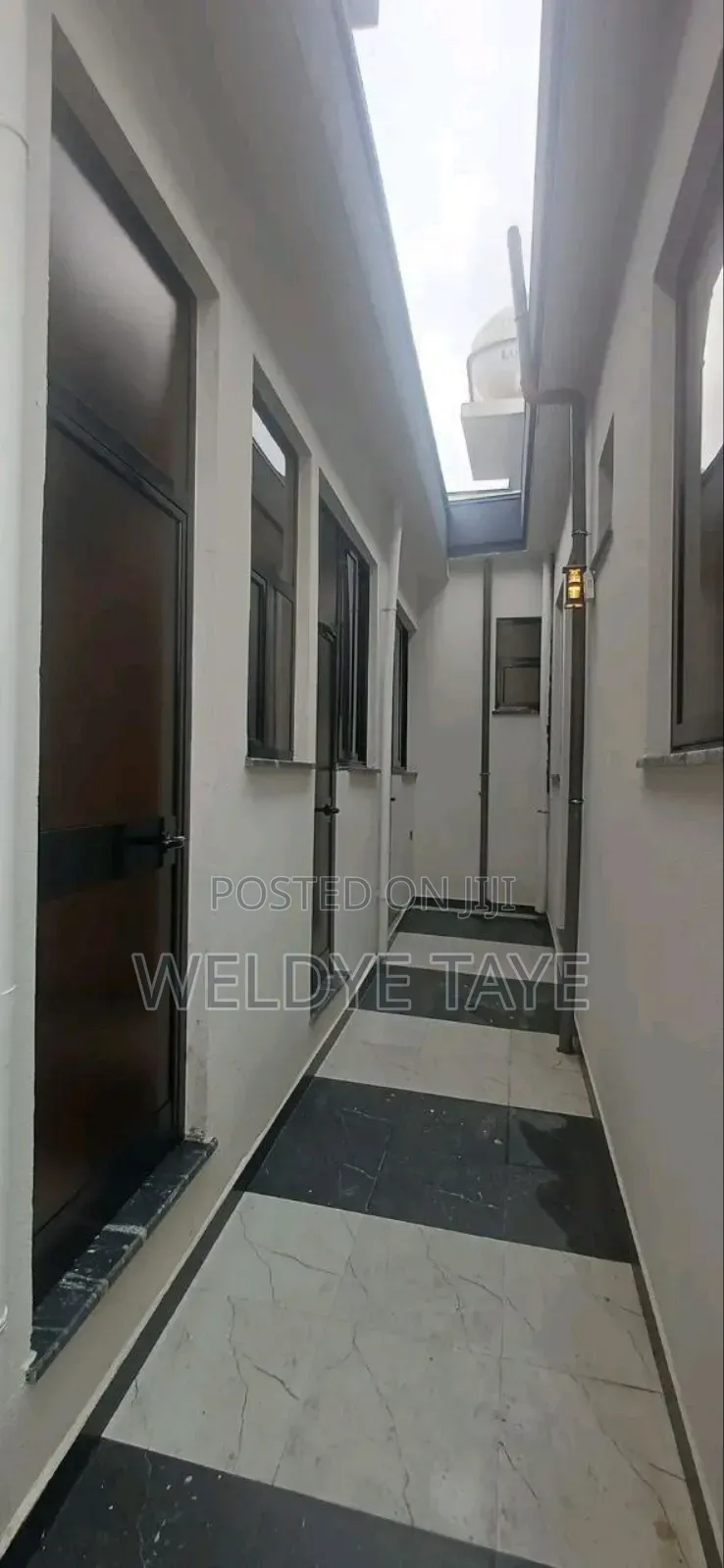 Furnished 5bdrm Villa in Bole for sale