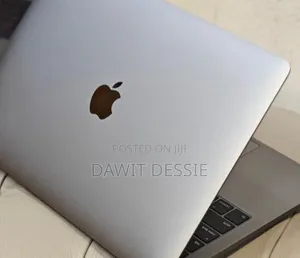 New Laptop Apple MacBook Pro 2019 16GB Intel Core I7 SSD 256GB