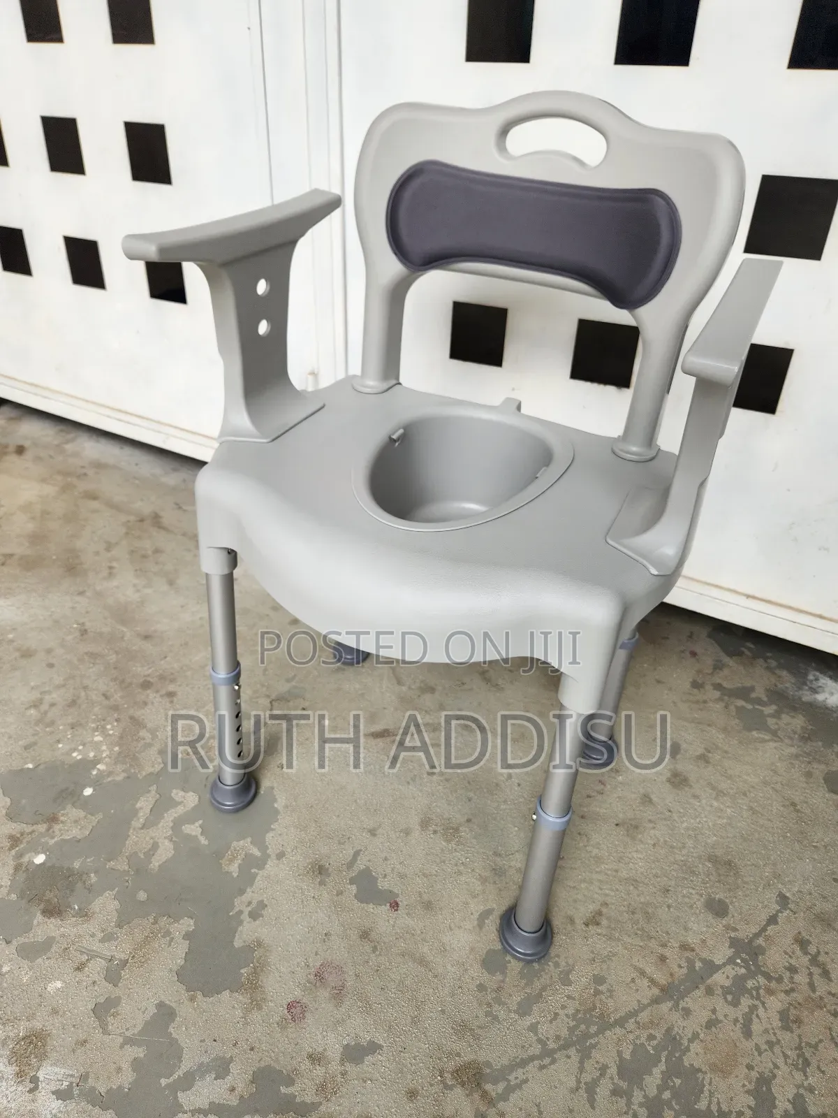 Commode Chair軟件brand New Toilet Chair Heavy Duty Well Balanced Commode