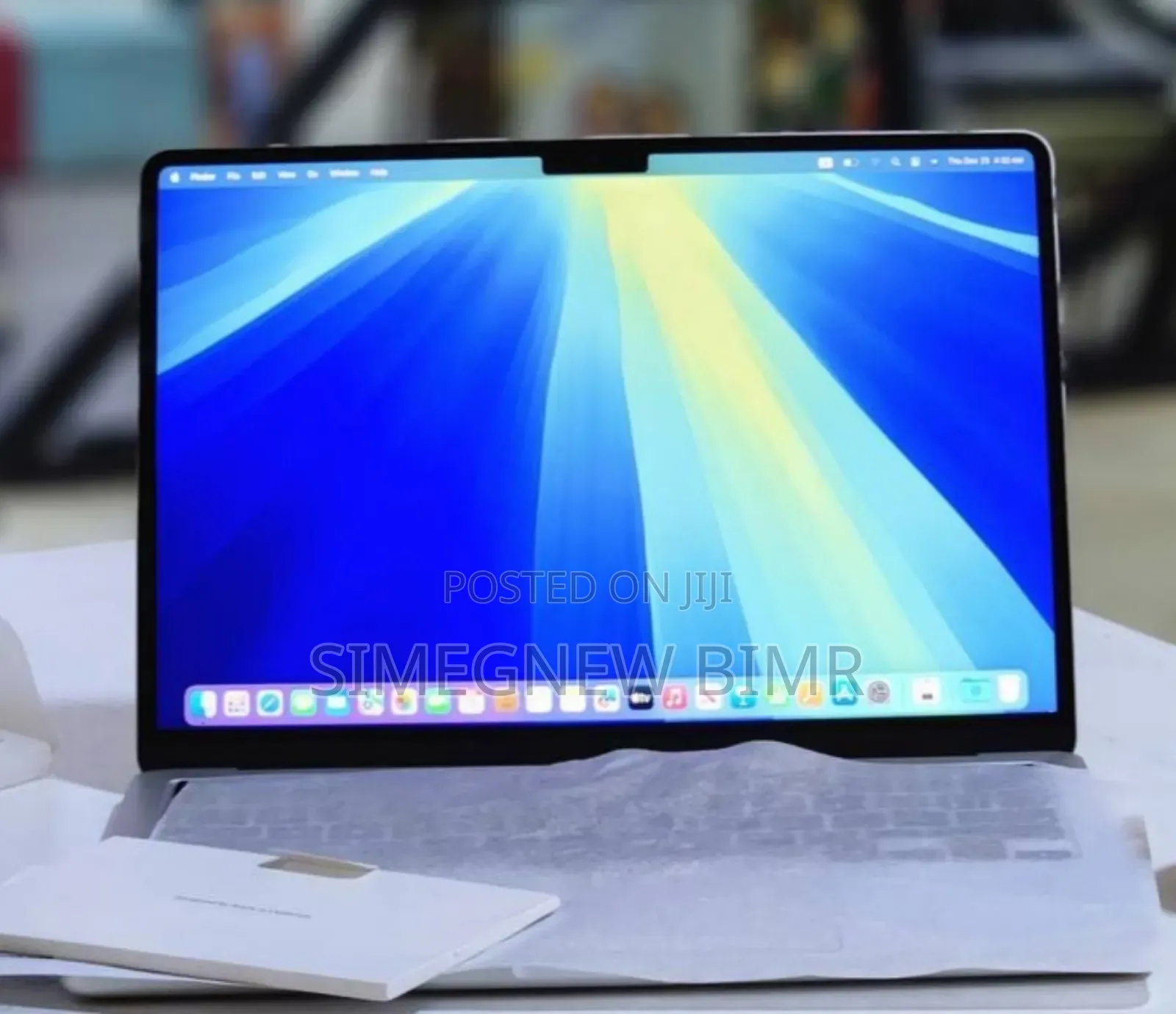 New Apple MacBook Air 2025 M4 13-Inch 16GB Intel Core M3 SSD 256GB