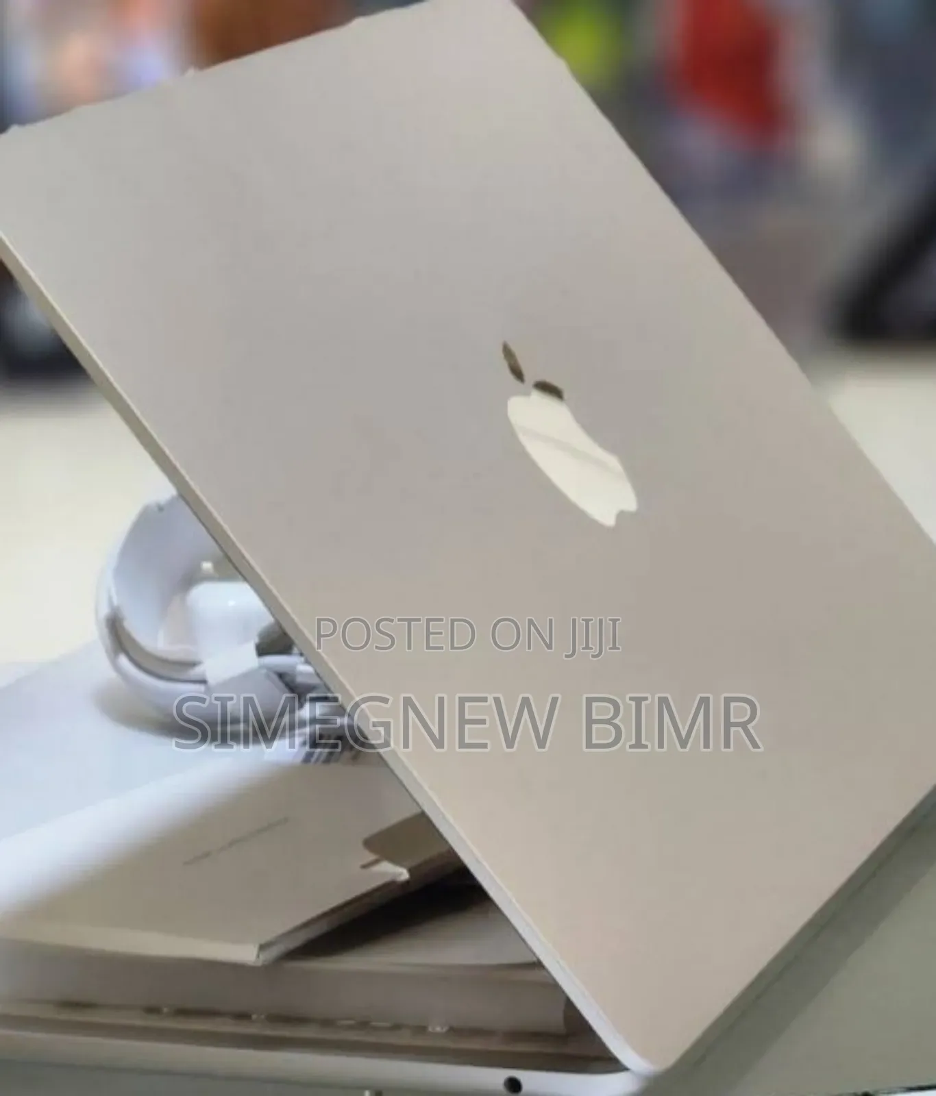 New Apple MacBook Air 2025 M4 13-Inch 16GB Intel Core M3 SSD 256GB