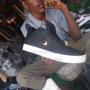 Photo - Black Color Siz40