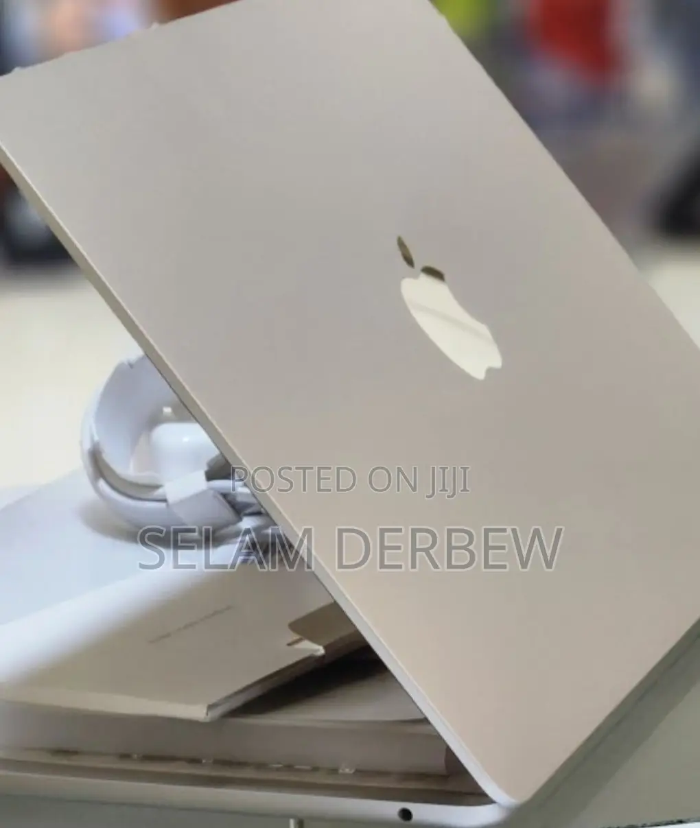 New Laptop Apple MacBook Air 2025 M4 13-Inch 16GB Apple M4 SSD 256GB