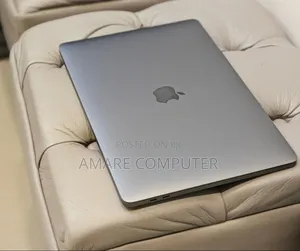 New Laptop Apple MacBook Pro 2019 16GB Intel Core I7 SSD 256GB