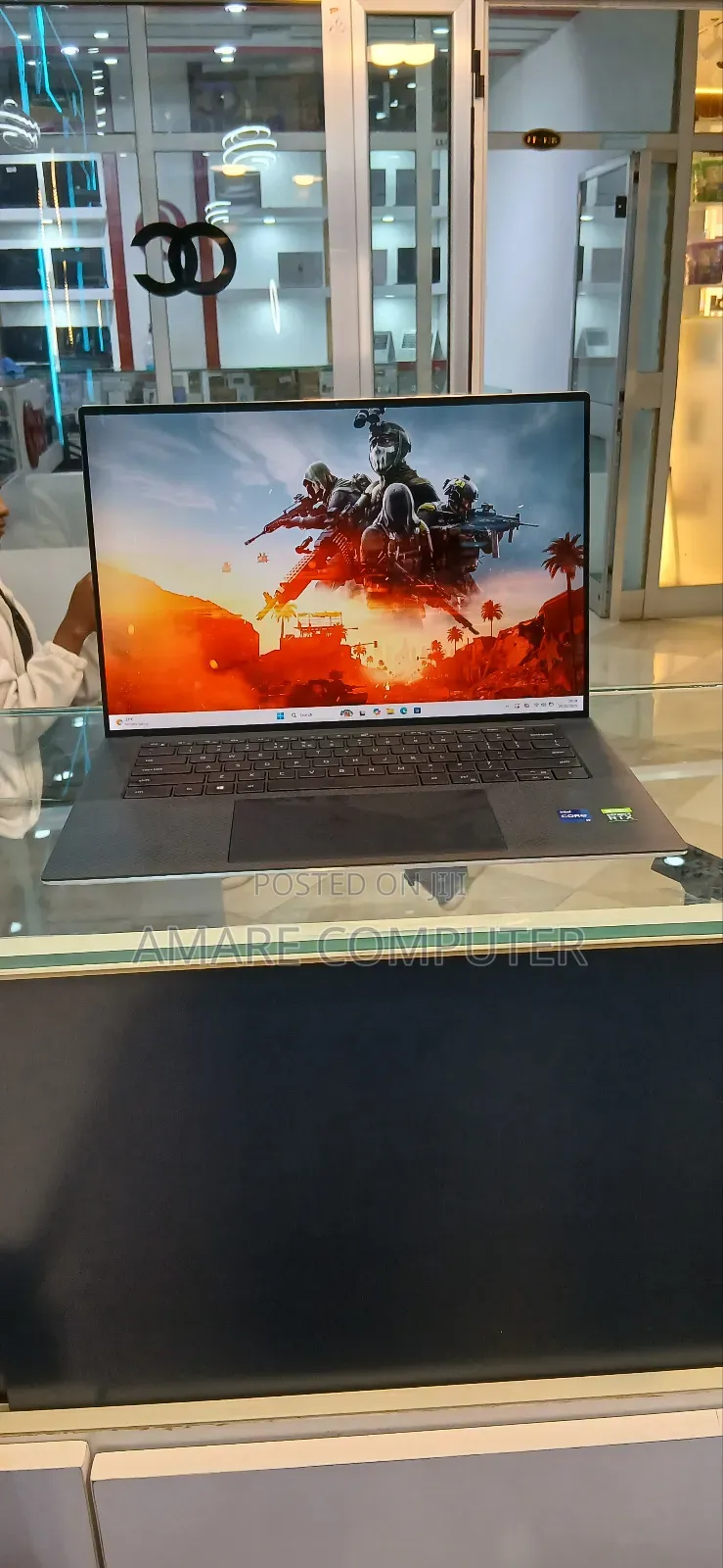 New Laptop Dell XPS 15 32GB Intel Core I9 SSD 2T