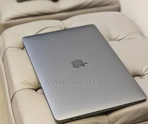 New Laptop Apple MacBook Pro 2019 16GB Intel Core I7 SSD 256GB