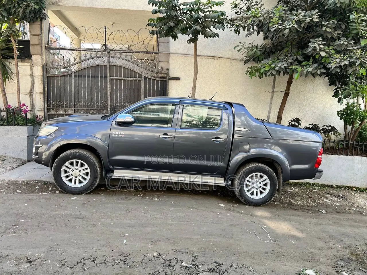 Toyota Hilux 3.0 D-4D 4x4 2014 Gray