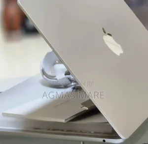 Photo - New Laptop Apple MacBook Air 2025 M4 15-inch 16GB Apple M4 SSD 256GB