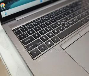 New Laptop HP ZBook Firefly G8 16GB Intel Core I7 SSD 1T