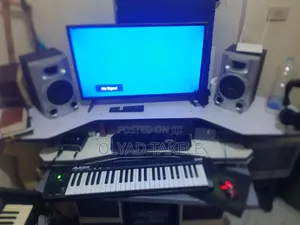 Photo - Studio Table