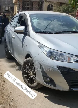 Toyota Yaris 2020 Silver