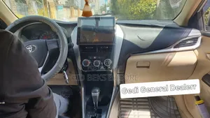 Toyota Yaris 2020 Silver