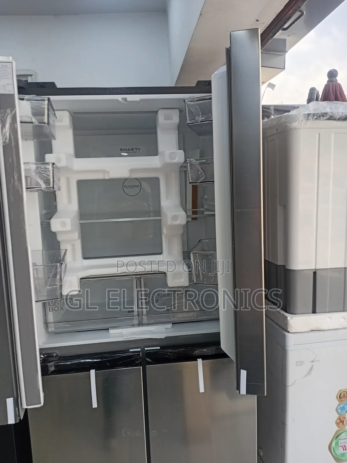 Media 632 Four Door Side by Side Refergrator