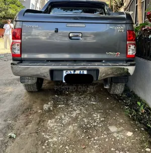 Toyota Hilux 2014 Gray