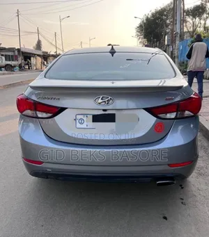 Hyundai Avante 2015 Gray