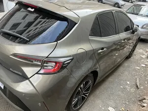Photo - Toyota Corolla 2020 Gray