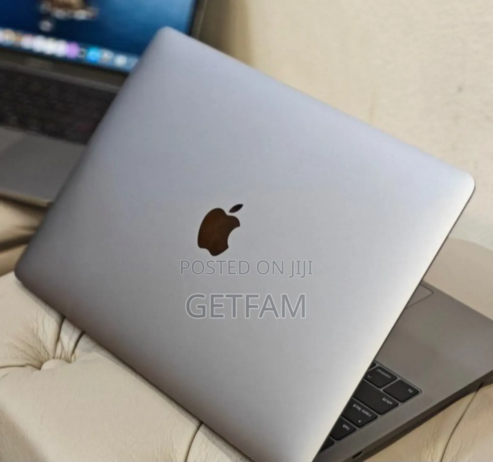 New Laptop Apple MacBook Pro 2019 16GB Intel Core I7 SSD 256GB