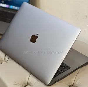 New Laptop Apple MacBook Pro 2019 16GB Intel Core I7 SSD 256GB