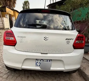 Suzuki Swift 2022 White