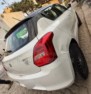 Suzuki Swift 2022 White