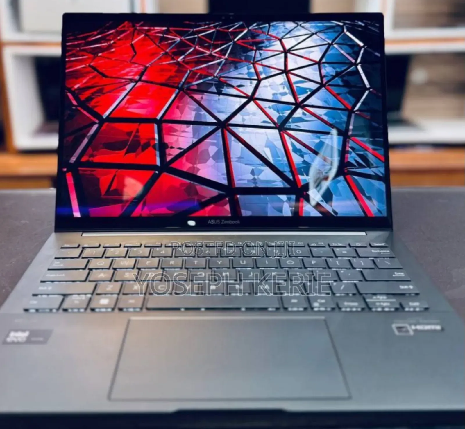 New Laptop Asus ZenBook UX305FA 8GB Intel Core Ultra 5 SSD 512GB