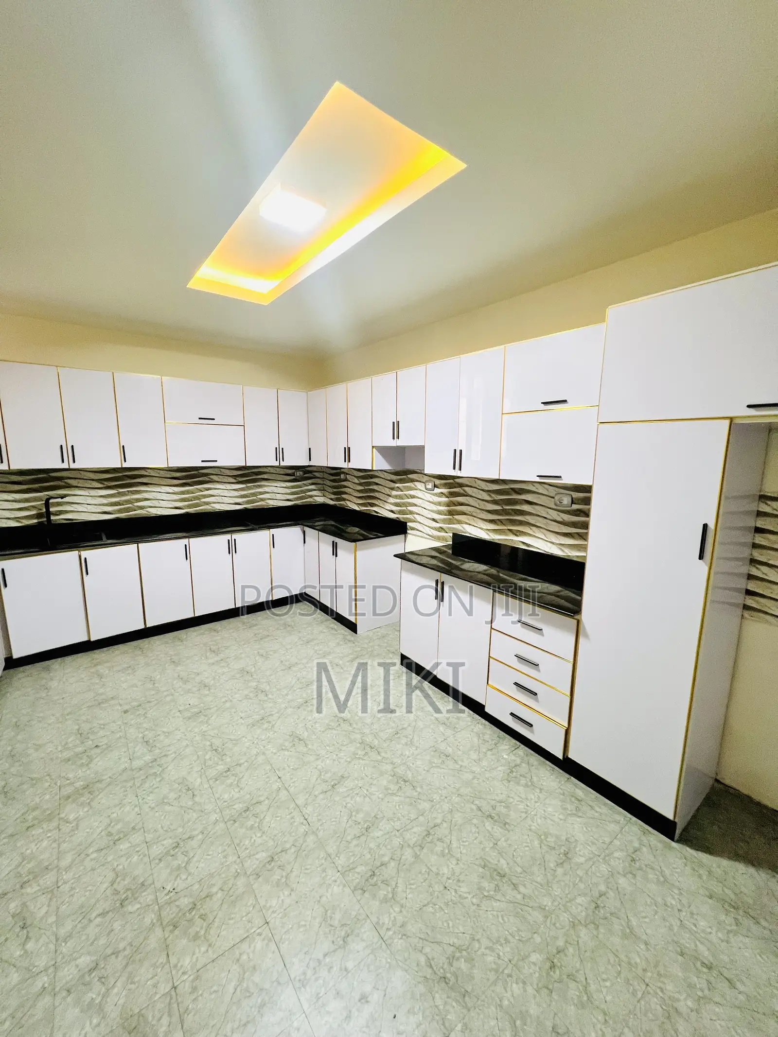 Furnished 3bdrm Apartment in Diaspora Area, Nifas Silk-Lafto for sale