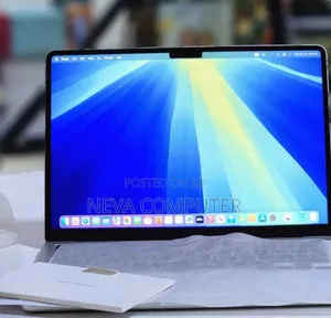 New Laptop Apple MacBook Air 2025 M4 13-Inch 16GB Apple M4 SSD 256GB